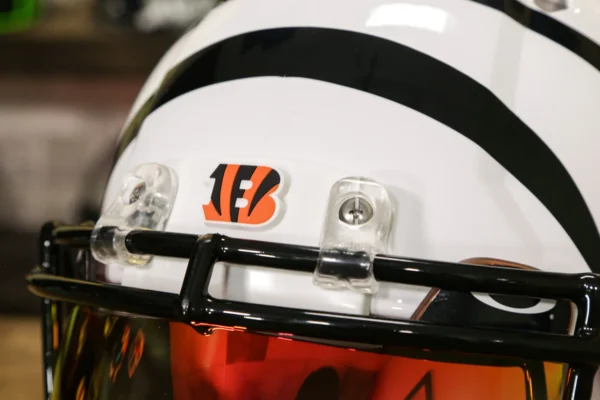 CincinnatiBengalsRiddellSpeedAuthenticHelmet-Alternate-GGEdition