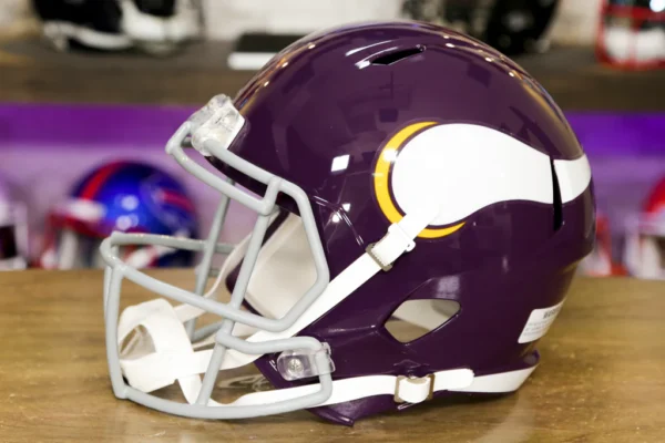Minnesota Vikings Riddell Speed Replica Helmet - 1961-1979 Throwback