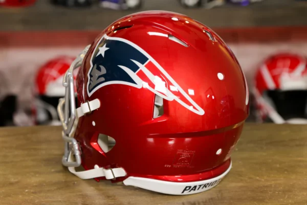 New England Patriots Riddell Speed Authentic Helmet - Flash