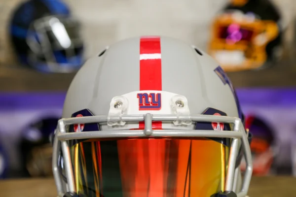 NewYorkGiants.RiddellAMPReplicaHelmet-GreenGridironEdition08