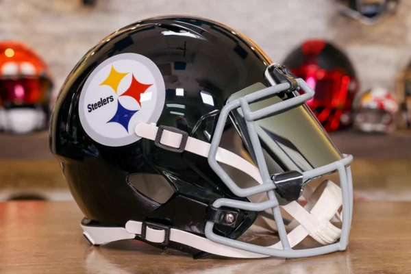 Pittsburgh Steelers Riddell Speed Replica Helmet