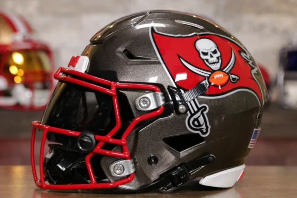 TampaBayBuccaneersRiddellSpeedFlexHelmet-GGEdition