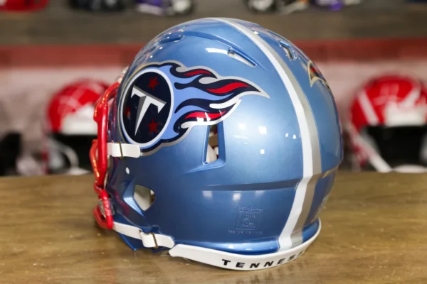 Tennessee Titans Riddell Speed Replica Helmet - Flash